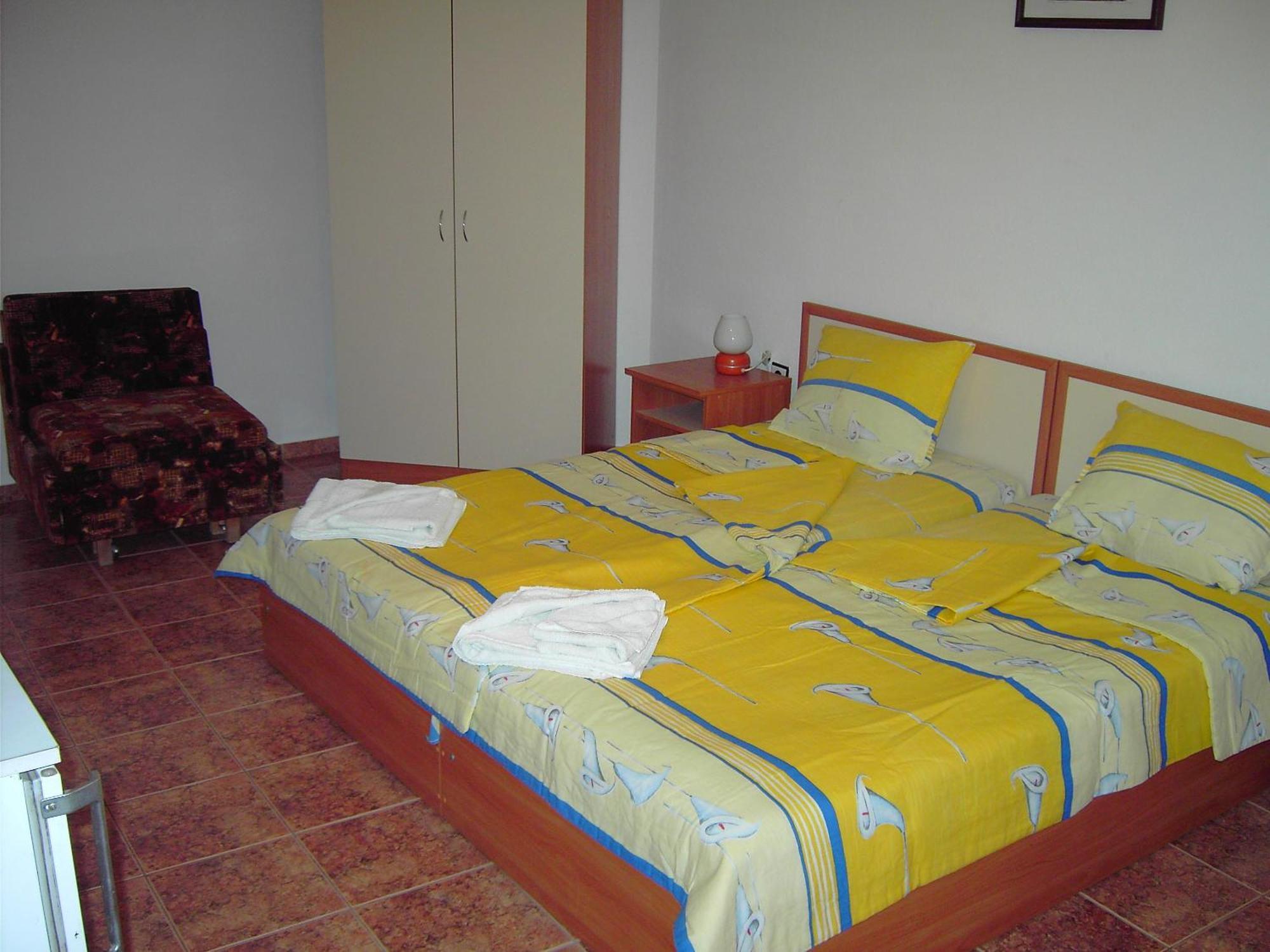 Nelly Guest House Равда Экстерьер фото