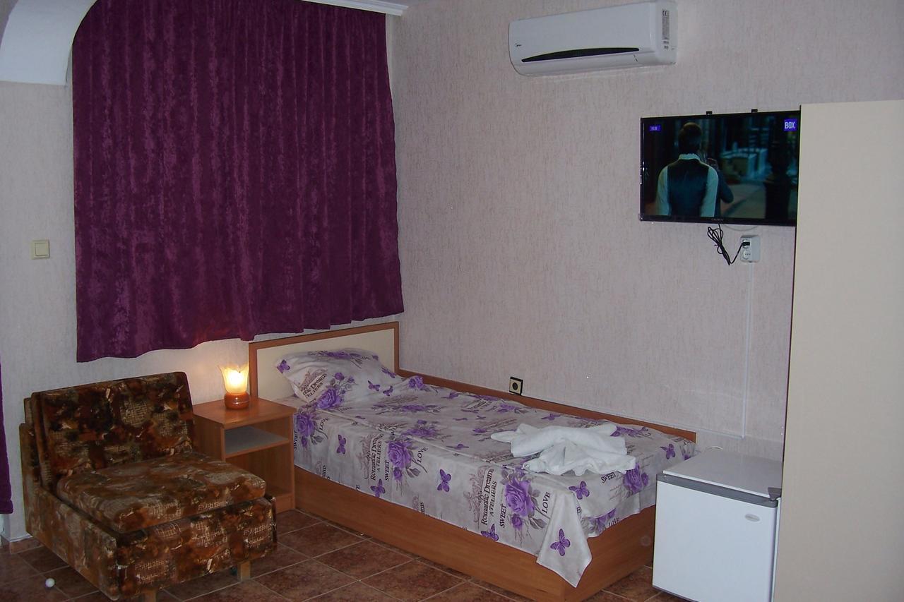 Nelly Guest House Равда Экстерьер фото