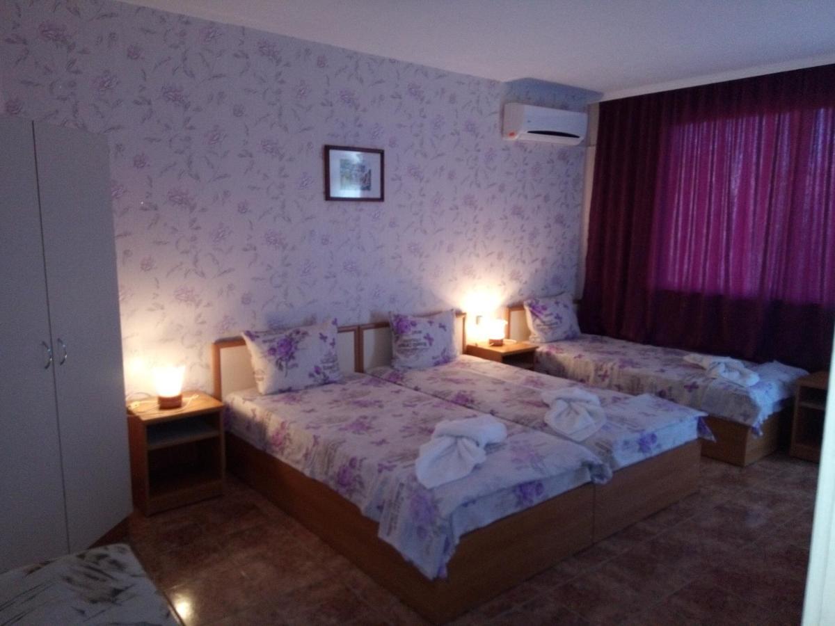 Nelly Guest House Равда Экстерьер фото